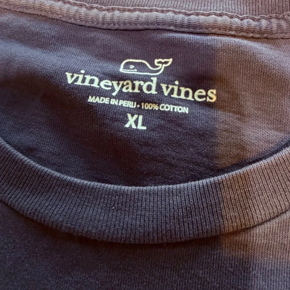 Vineyard Vines‎ Mens XL Navy Blue Happy Holidays Golden Retriever Pocket T-Shirt